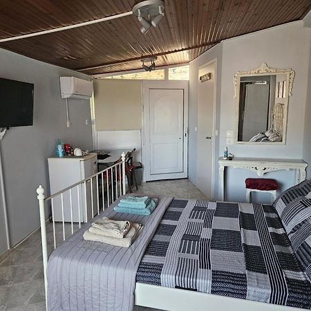 Με Θέα Το Κάστρο Apartment Nafpaktos Luaran gambar