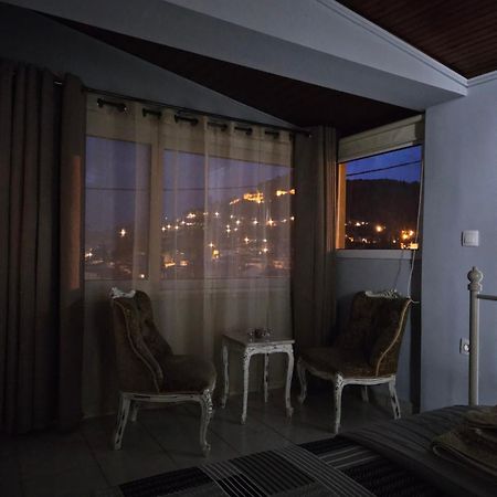 Με Θέα Το Κάστρο Apartment Nafpaktos Luaran gambar