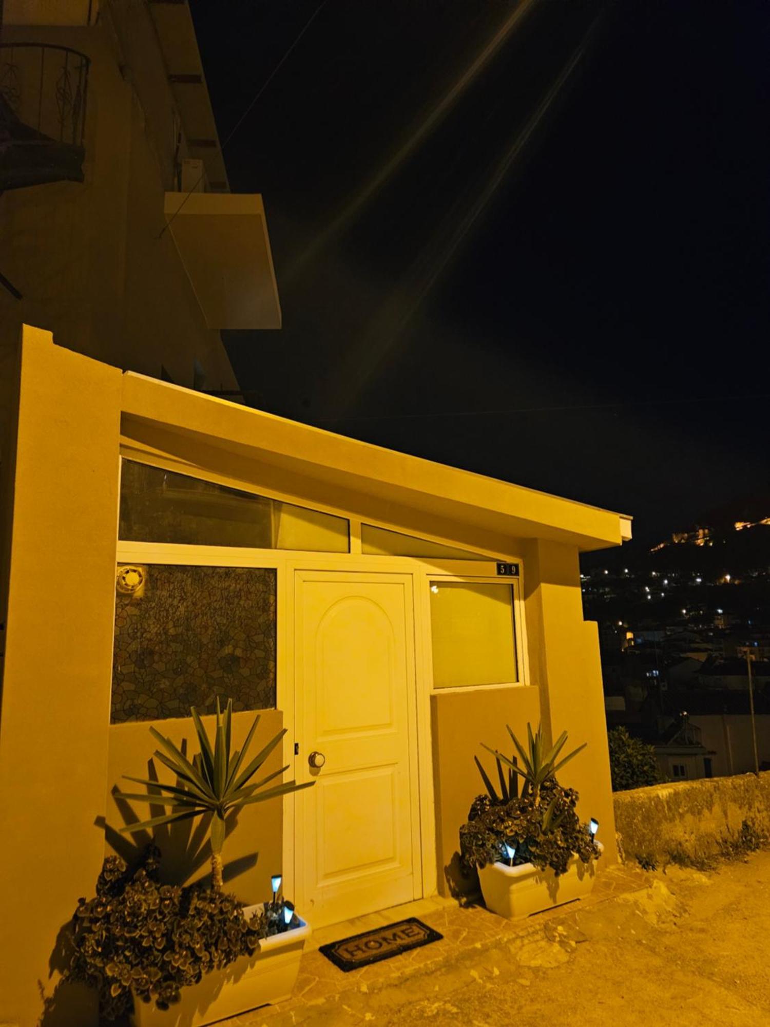 Με Θέα Το Κάστρο Apartment Nafpaktos Luaran gambar